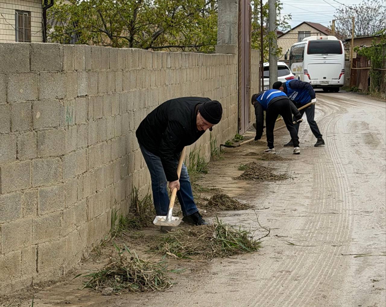 Команда Минимущества приняла участие в общереспубликанском субботнике